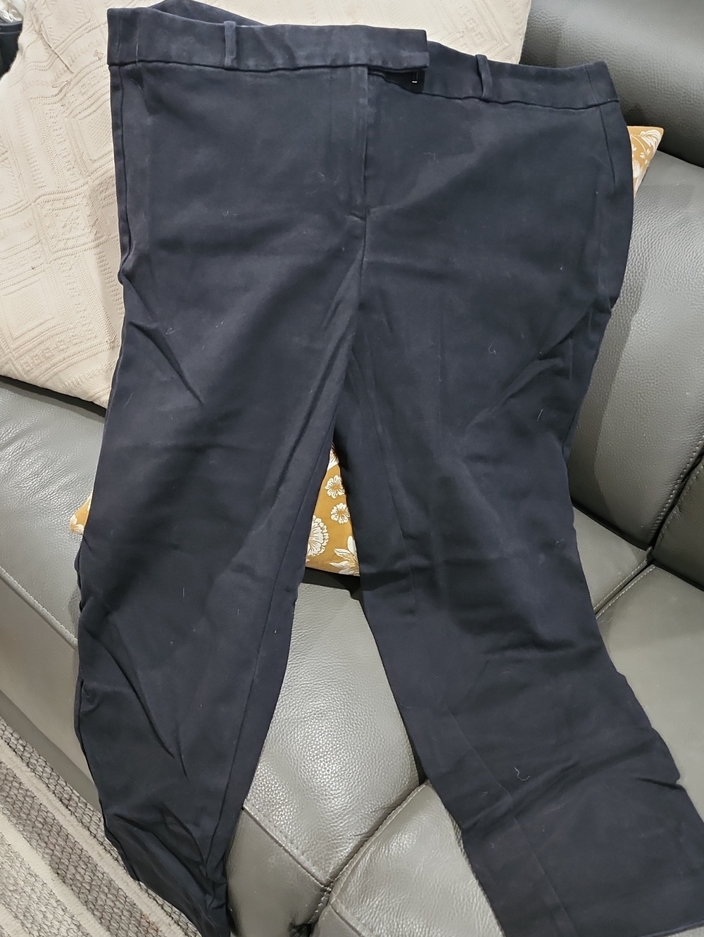 Liz Claiborne Black Straight-Leg Capris